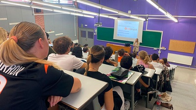 Estudiants internacionals en una aula durant les Orientation Weeks