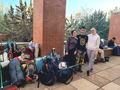 Els estudiants Valentina Rodríguez, Christian Tutillo i Irene Torres, de l'Escola d'Enginyeria de Barcelona Est (EEBE)