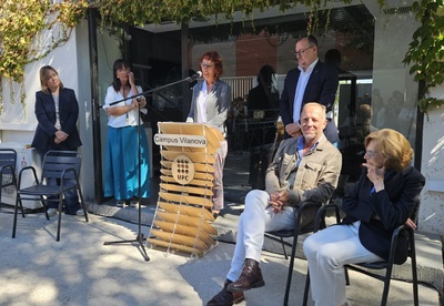 D'esquerra a dreta, la directora de la Zona Portuària Centre Ports de la Generalitat, Esther Blanco; la vicerectora Josefina Antonijuan; la directora de l'EPSEVG, Marisa Zaragozá; l'alcalde de Vilanova i la Geltrú, Juan Luis Ruíz; el director del LAB, Michel André, y l'oceanògrafa Sylvia A. Earle, durant l'acte.