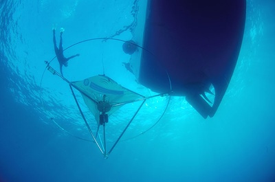 Installation of bioacoustic sensors of the LAB on the seabed