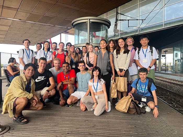 Grupo de estudiantes que ha participado en el U!Train