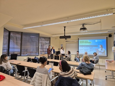 Sesión Women Tech Talento Sesiones en la Sala Ágora