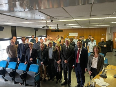 Foto de grupo durante la presentación de la Cátedra CHIP en la ETSETB